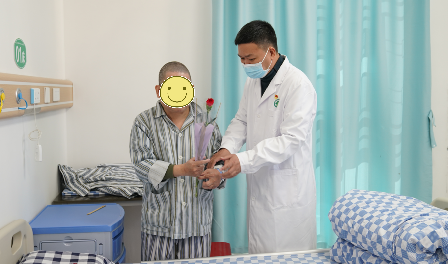 新春送暖，情滿病房